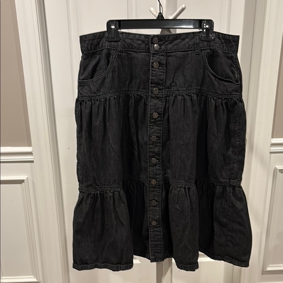Dresses & Skirts - Black Denim Tiered Button-Front Women's Skirt
